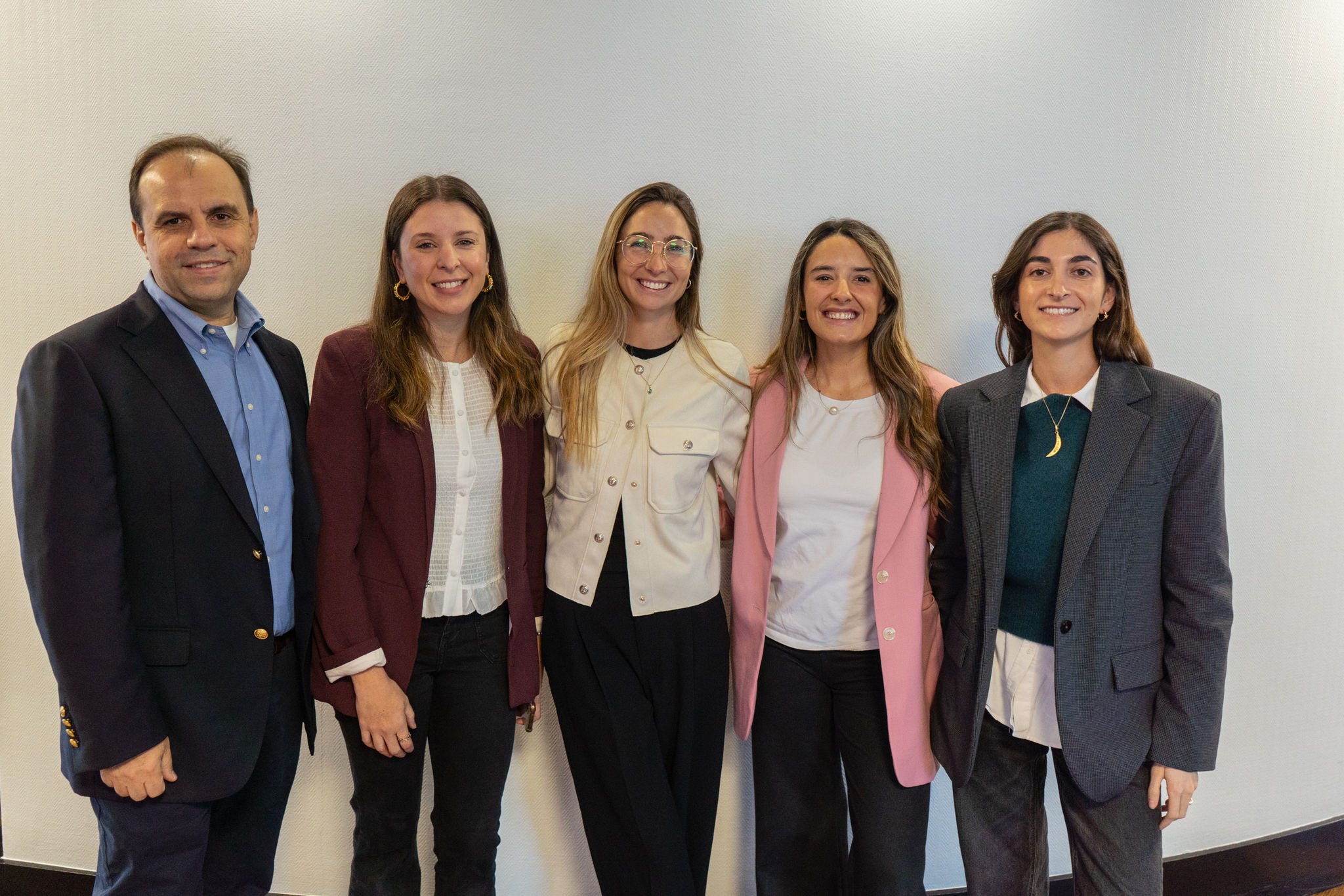 personas en una reunion