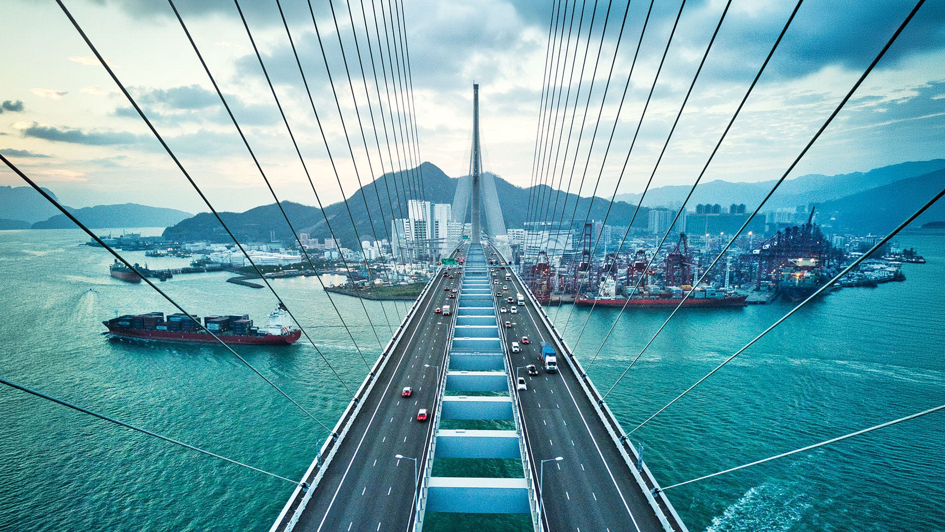 Brücke auf dem Wasser