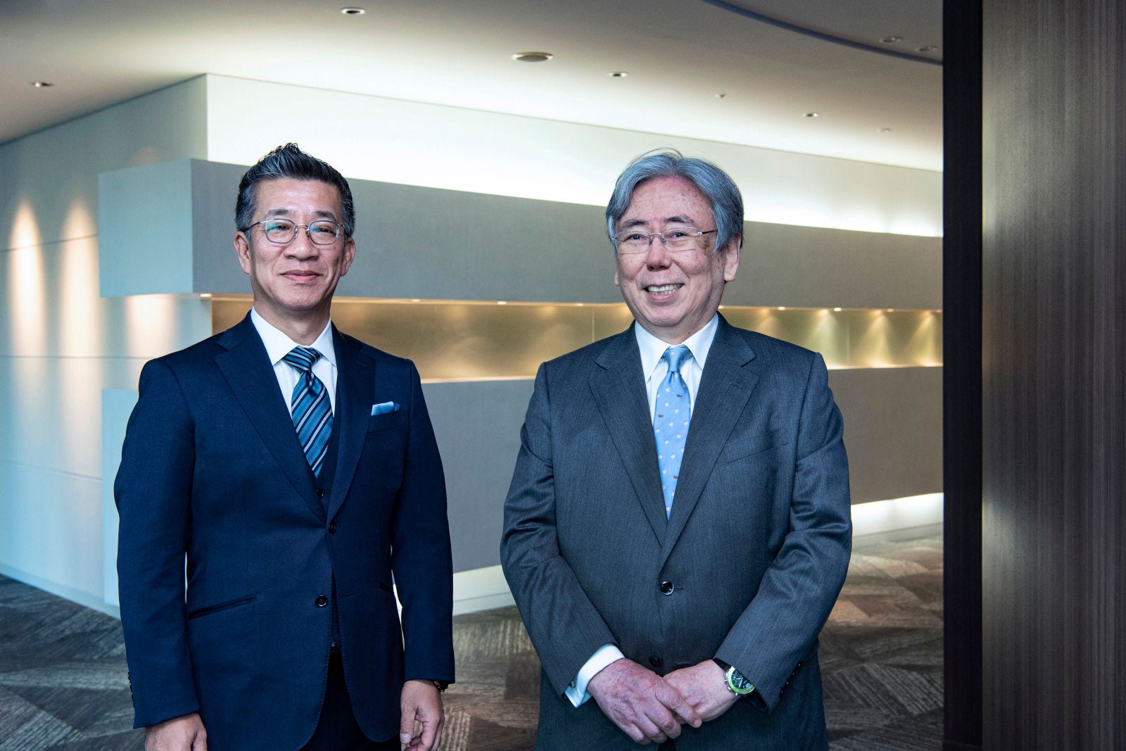 （左）KPMG税理士法人　代表 宮原 雄一　（右）東京大学名誉教授 KPMG税理士法人　研究顧問 中里 実 氏