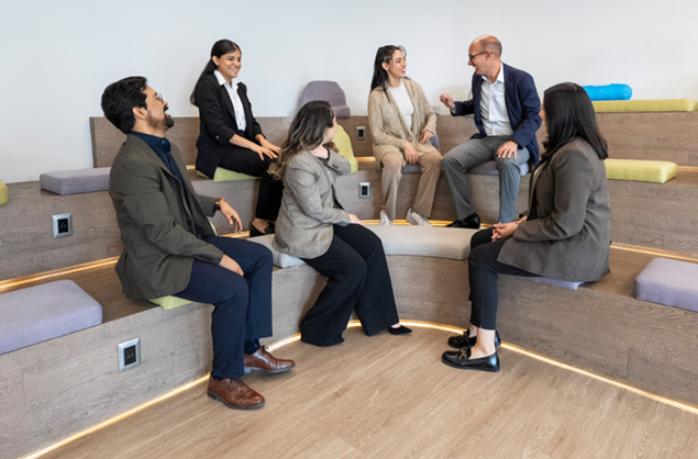 Grupo de personas reunidas
