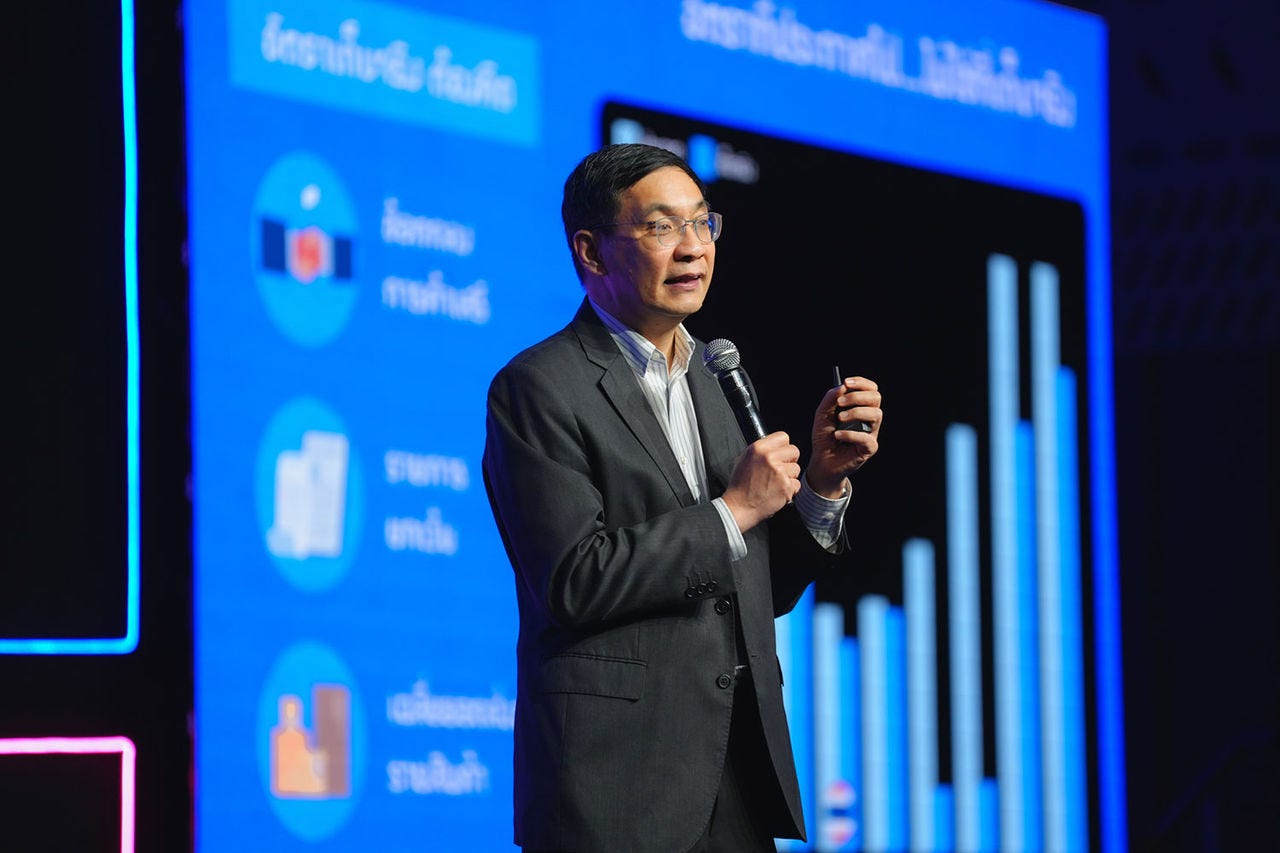 Dr. Somkiat Tangkitvanich, TDRI, on stage