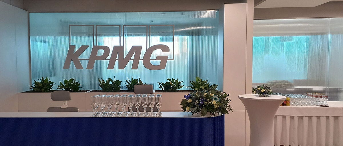 recepcia v kosickom office