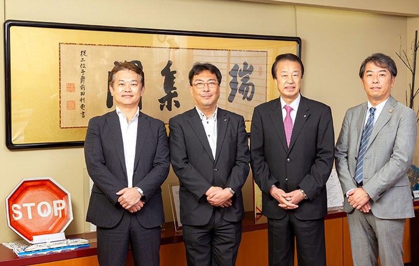 Japanese alt text: 4名の写真