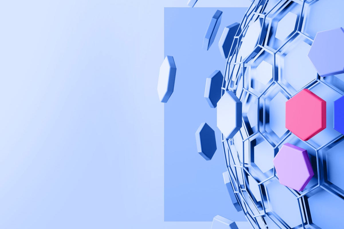 Eine kugelförmige Struktur aus miteinander verbundenen Hexagonen, einige davon in Rot und Blau hervorgehoben, vor einem hellen Hintergrund.