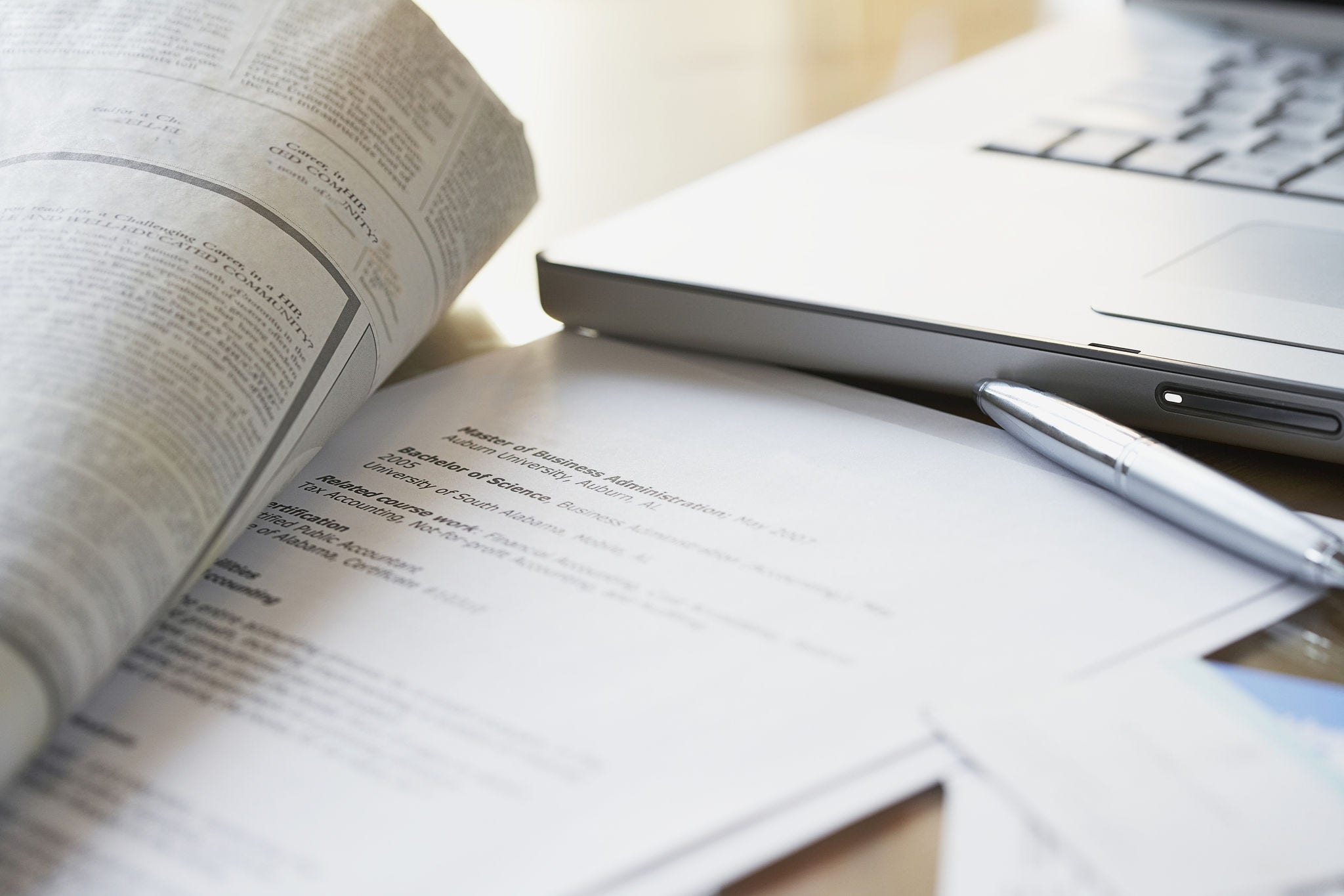 Prestamos asesoría permanente en el análisis de normas jurídicas, doctrina y jurisprudencia.