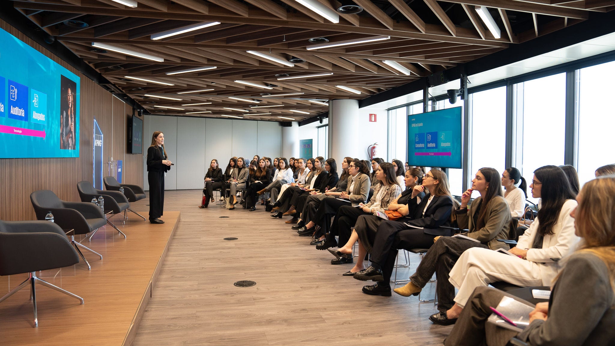 Foto 3 Women at the top