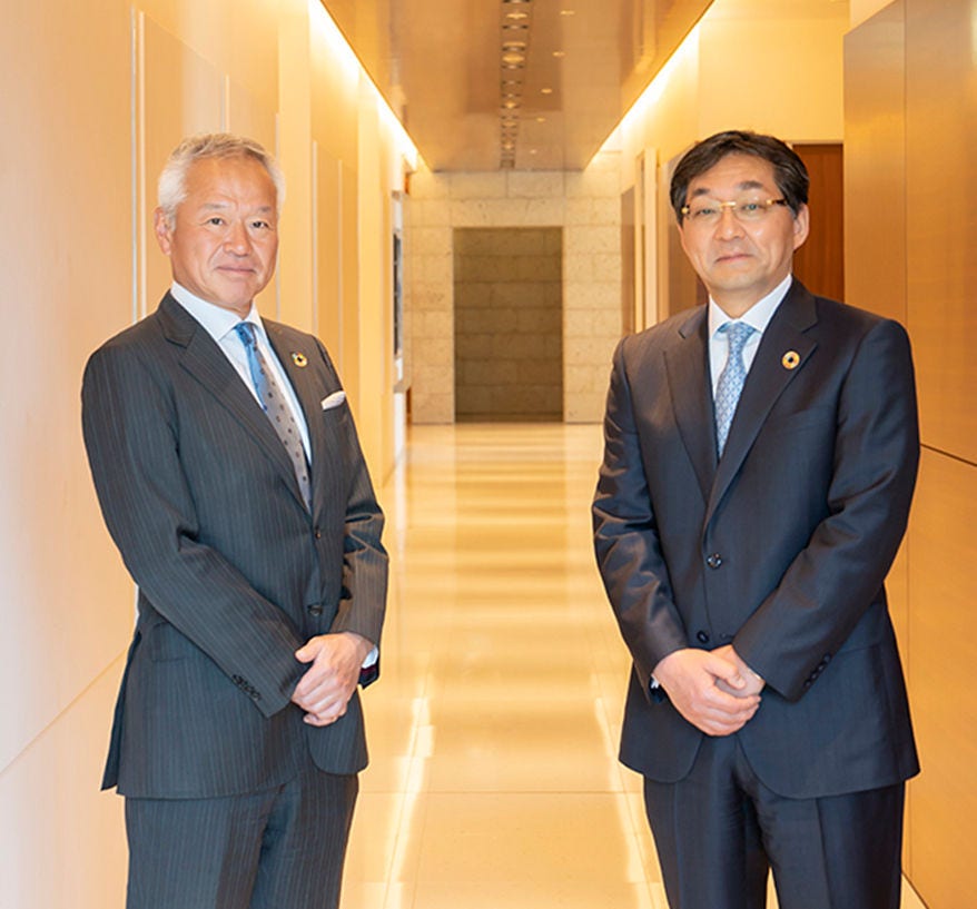 共同チェアマン 画像