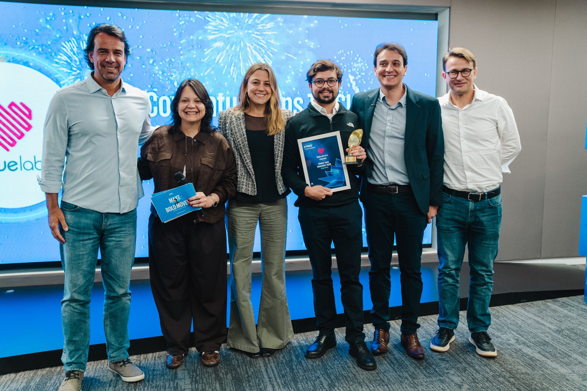 A partir da esquerda: Luis Fernando Magalhães, co-founder da O2Eco, vencedor do Global Tech Innovator 2025; Carolina de Oliveira, líder global de Emerging Giants e sócia-líder de Private Enterprise da KPMG no Brasil e na América do Sul; Maria Teresa Fornea, diretora da Endeavor Brasil; Felipe Chippari, CFO da TissueLabs; Diogo Garcia, líder dos programas de startups na KPMG no Brasil; e Leandro Johann, sócio de Advisory da KPMG no Brasil